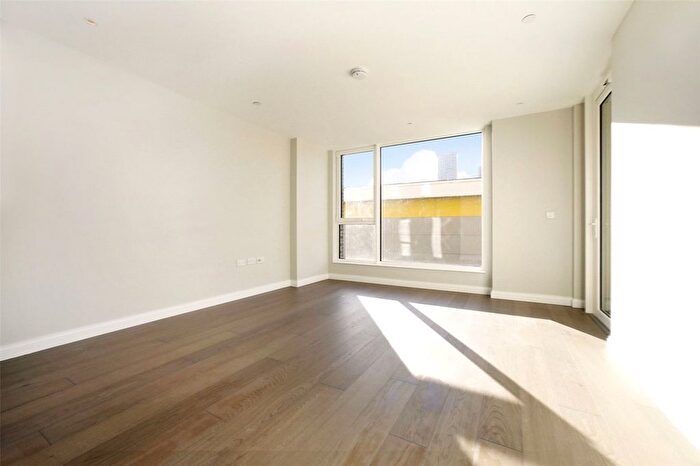 1 Bedroom Flat To Rent In , Kennington Lane, London, SE11