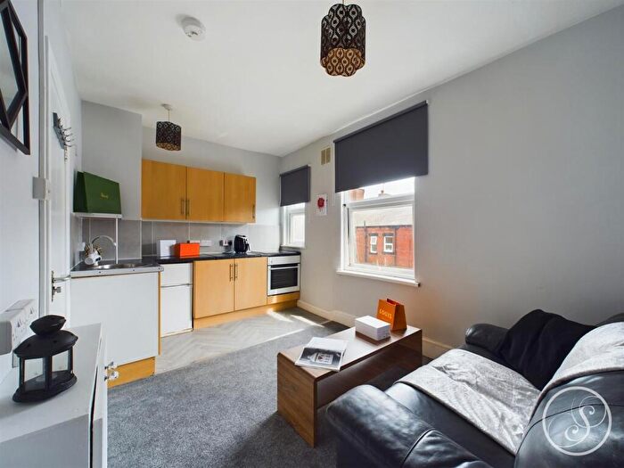 1 Bedroom Flat To Rent In Hillcrest View, Chapeltown, LS7