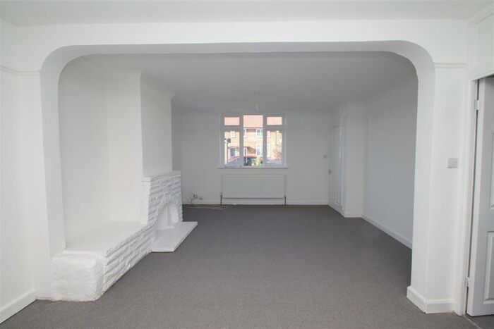 3 Bedroom End Of Terrace House To Rent In Thornaby Gardens, Edmonton, N18