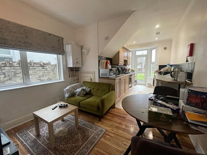 2 Bedroom Flat To Rent In Soberton Avenue, Heath, CF14