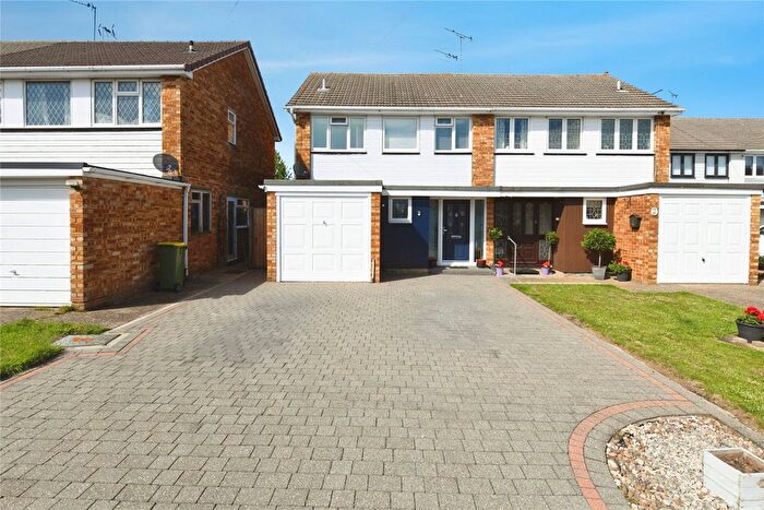 3 Bedroom Semi-detached House For Sale In Windsor Way, Rayleigh, Essex, SS6