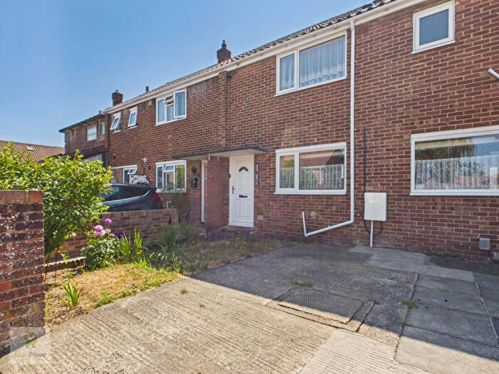 3 Bedroom Terraced House For Sale In Sedge Crescent, Chatham, Kent, ME5