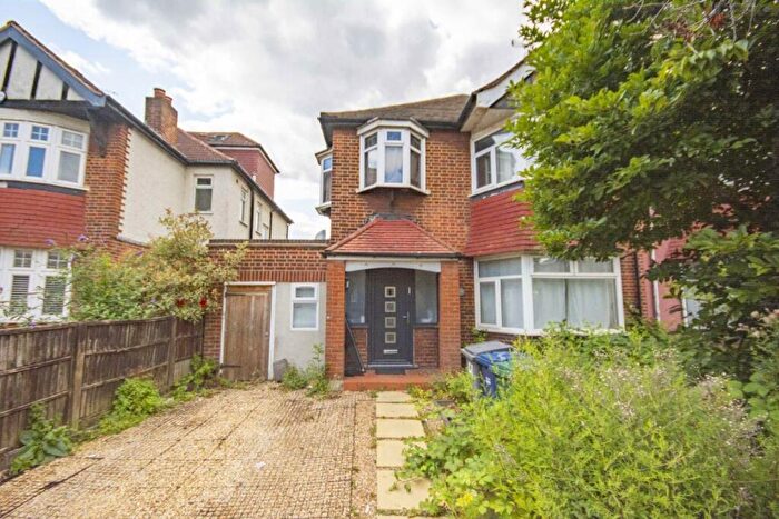 4 Bedroom Semi-Detached House To Rent In Sunny Gardens Road, London, NW4