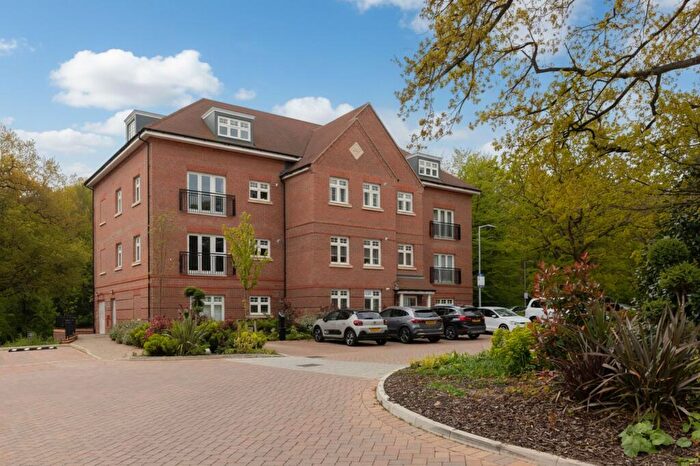 1 Bedroom Flat For Sale In Kestrel Close, Shenfield, CM15