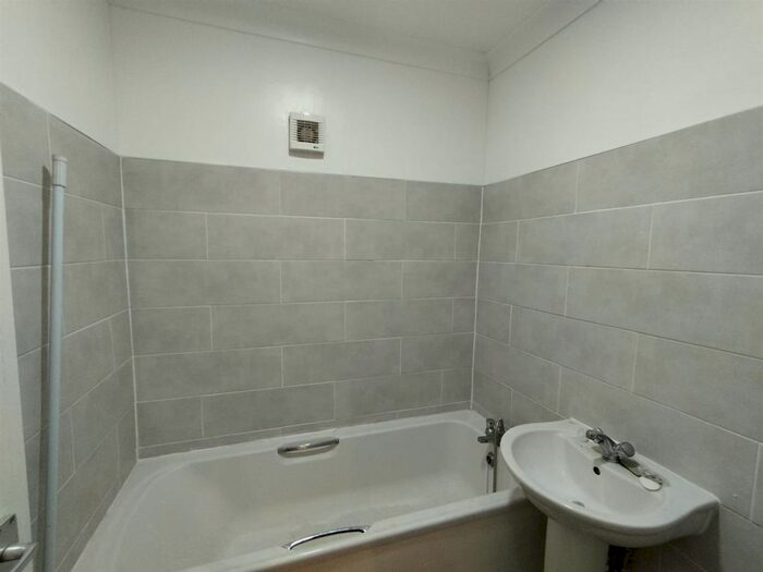 1 Bedroom Flat To Rent In Halesowen Street, Rowley Regis, B65