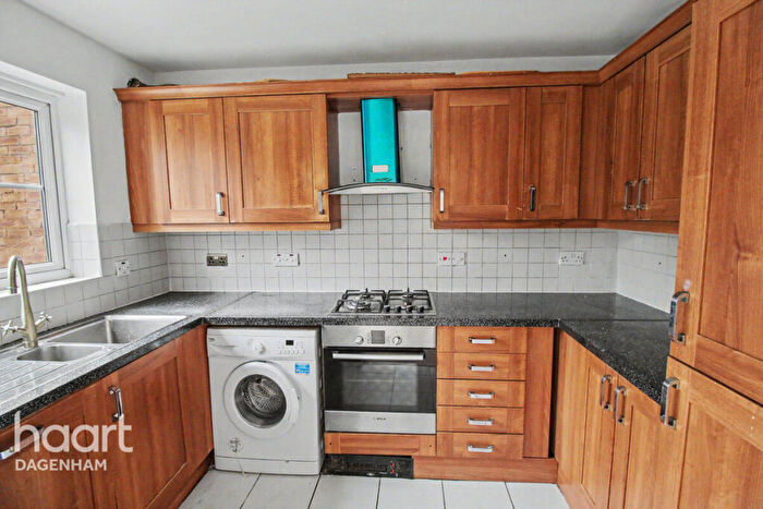 5 Bedroom Semi-Detached House To Rent In Tallow Close, Dagenham, RM9