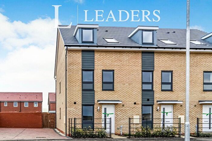 3 Bedroom Town House To Rent In Four Acre Drive, Wixams, MK45