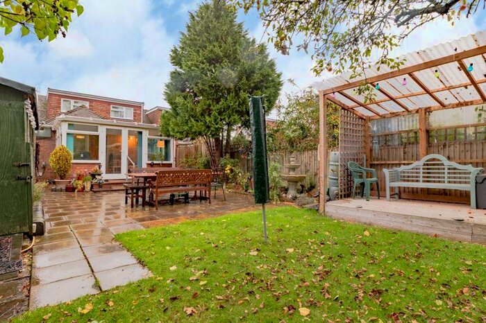 2 Bedroom Semi-Detached House For Sale In Harlington Road, Bedford, MK45