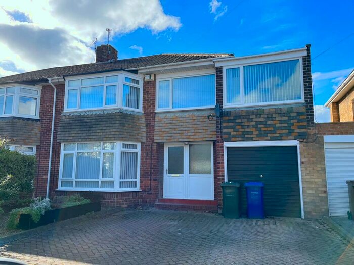 4 Bedroom Semi-Detached House To Rent In Glamis Avenue, Gosforth, NE3