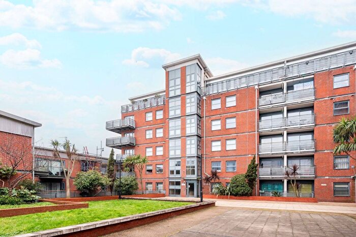 2 Bedroom Flat For Sale In Butterfield House, Woolwich, London, SE18