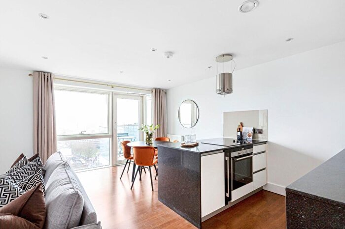 1 Bedroom Flat For Sale In Whitechapel High Street, Aldgate, London, E1