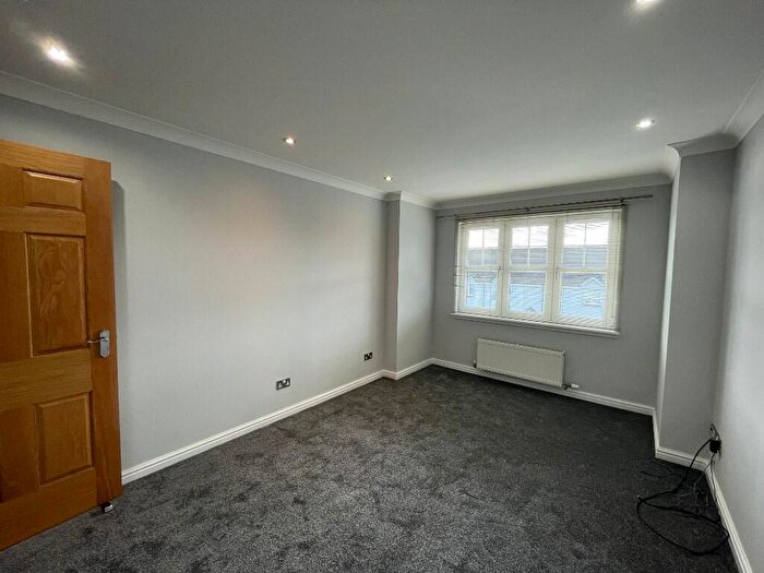 1 Bedroom Flat To Rent In Tryst Park, Larbert, Stirlingshire, FK5