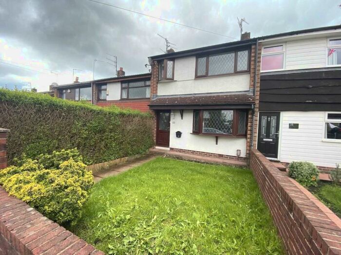 3 Bedroom Town House To Rent In Hawkshead Drive, Royton, OL2