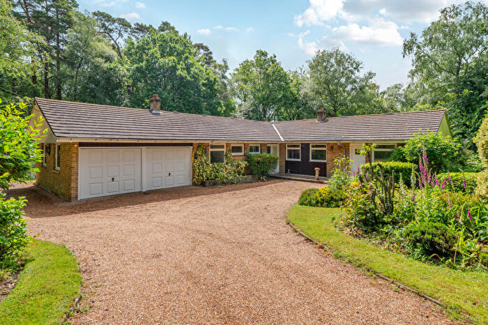 5 Bedroom Bungalow For Sale In Handford Way, Plummers Plain, RH13