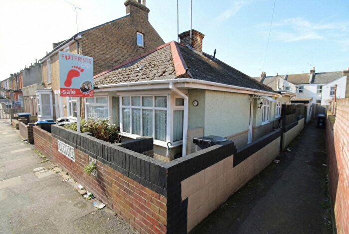 2 Bedroom Semi-Detached Bungalow For Sale In Salmestone Road, Margate, CT9