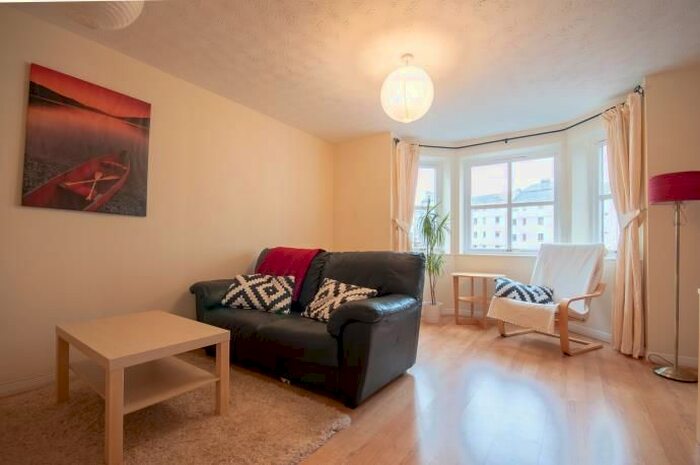 2 Bedroom Flat To Rent In St Leonards Lane, Edinburgh, EH8