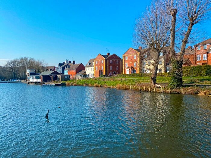 3 Bedroom Terraced House For Sale In Coughton Close, Daventry, NN11