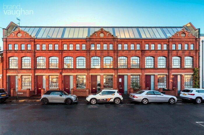 3 Bedroom Property To Rent In Stoneham Road, Hove, East Sussex BN3