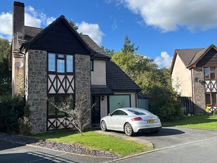 3 Bedroom Detached House For Sale In Clos Y Berllan, Newbridge-On-Wye, LD1