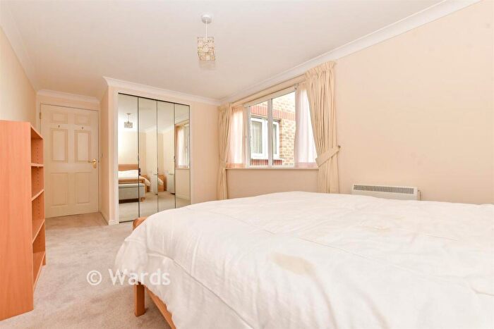 2 Bedroom Apartment For Sale In Beechwood Avenue, Deal, Kent, CT14