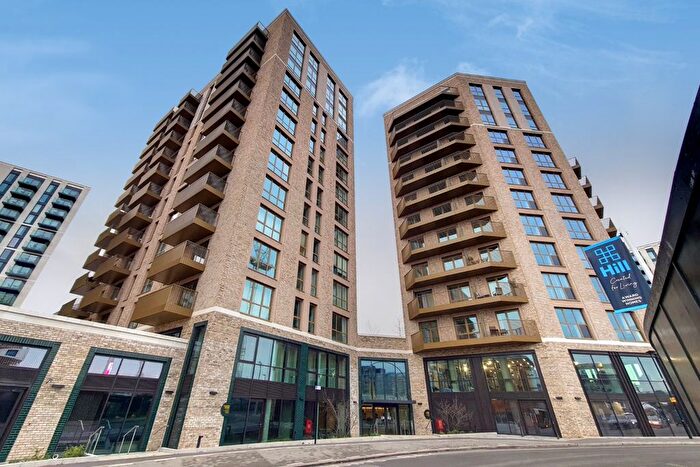 1 Bedroom Flat To Rent In Capital Interchange Way, Brentford, TW8