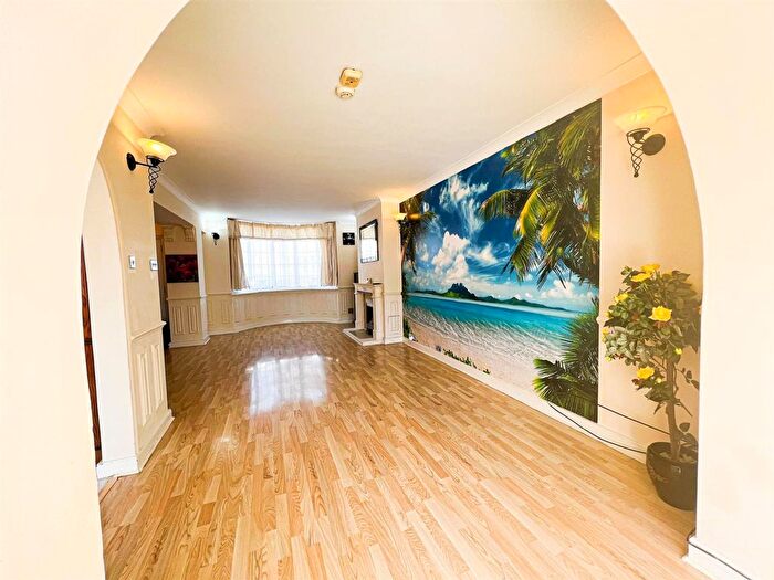 4 Bedroom Terraced House To Rent In Alpha Road, London, E4