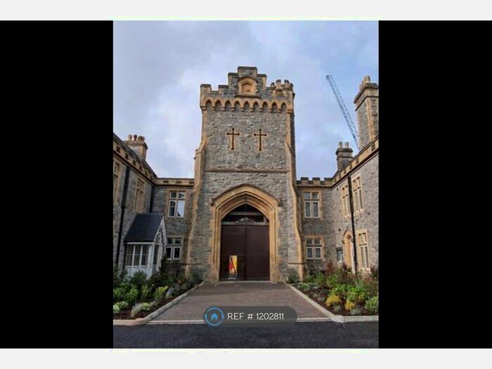 2 Bedroom Flat To Rent In Gate House, Portsmouth, PO3