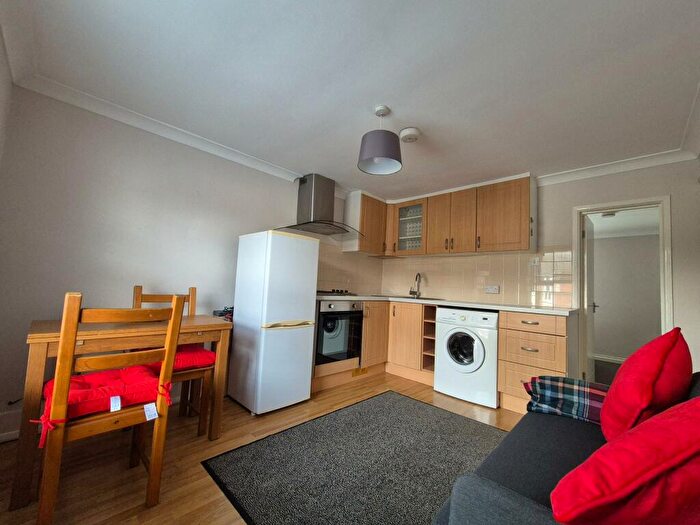 1 Bedroom Flat To Rent In Kingston Road, Shirley, SO15