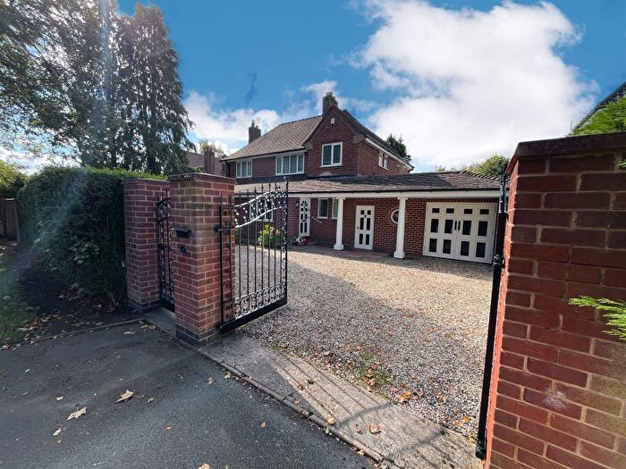 3 Bedroom Detached House For Sale In Long Knowle Lane, Wednesfield, Wolverhampton, WV11
