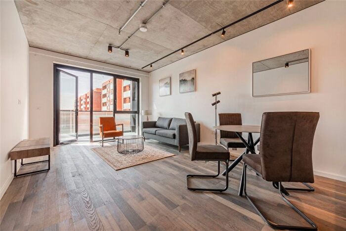 1 Bedroom Flat To Rent In Lawrence Road, Seven Sisters, N15