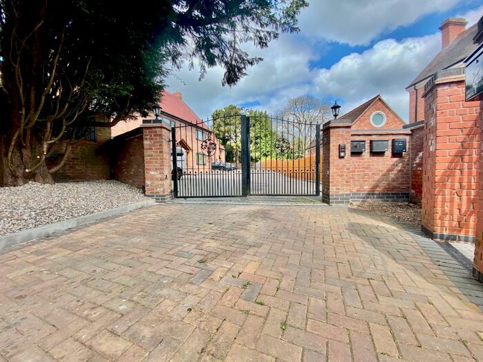 5 Bedroom Detached House To Rent In The Laurels, Sandpits Lane, Coventry, West Midlands, CV7