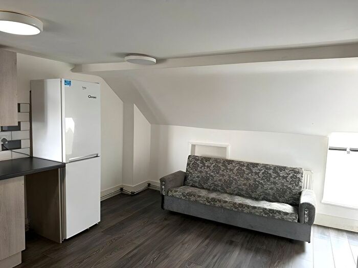 1 Bedroom Flat To Rent In Ley Street, Ilford, IG2