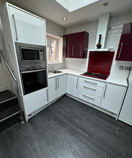 4 Bedroom Terraced House To Rent In Wiggin Street, Birmingham, B16