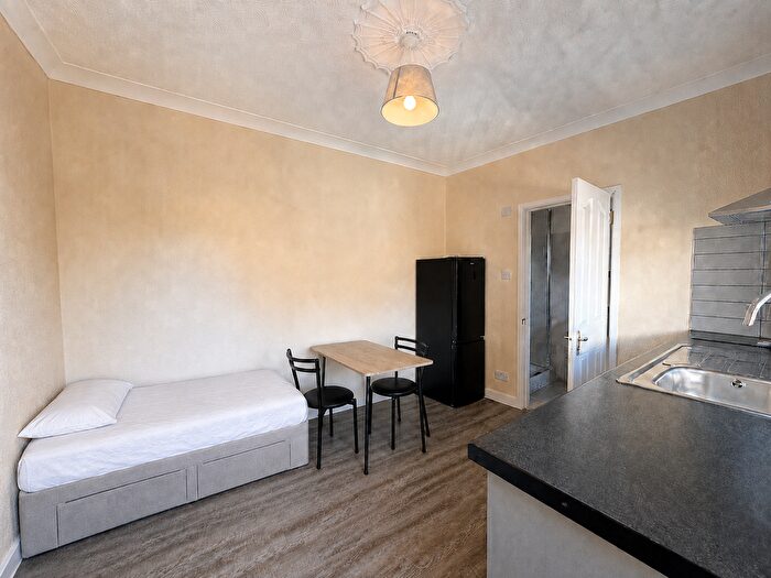 Studio To Rent In Wyndale Avenue, London, NW9