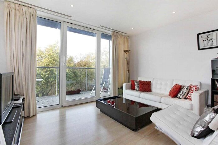 2 Bedroom Apartment To Rent In Oswald Building, Queenstown Road, London, SW11