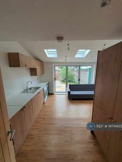 4 Bedroom Terraced House To Rent In Butler Street, Manchester, M4