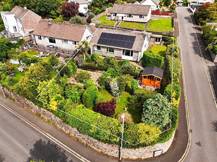 3 Bedroom Detached Bungalow For Sale In Pendean Drive, Liskeard, PL14