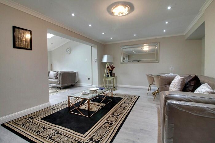 3 Bedroom End Of Terrace House To Rent In Balcaskie Close, Edgbaston, Birmingham, B15