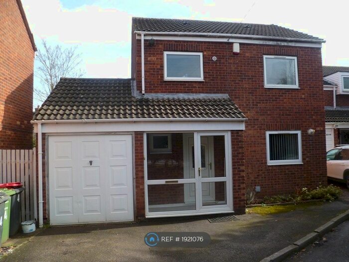 3 Bedroom Detached House To Rent In Birmingham Road, Water Orton, Birmingham, B46