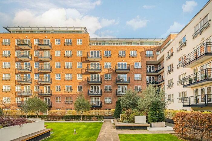 2 Bedroom Flat For Sale In Royal Quarter, Kingston Upon Thames, KT2