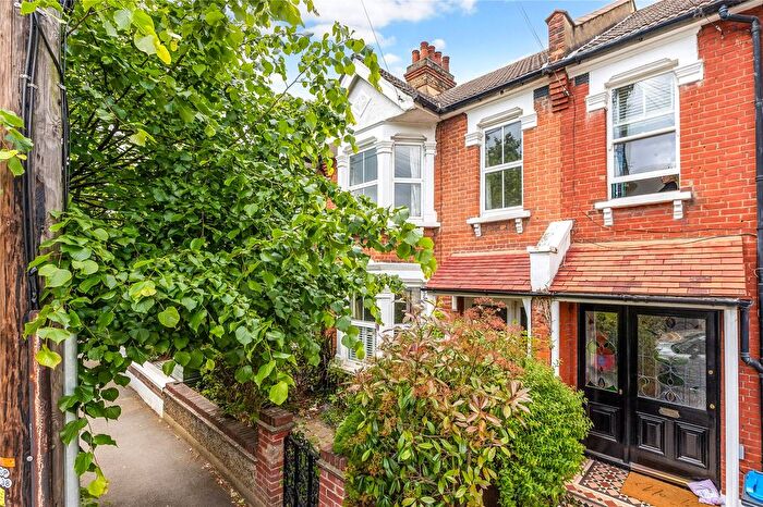 3 Bedroom Terraced House For Sale In Shelton Road, London, SW19