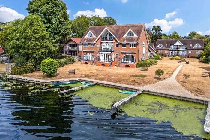3 Bedroom Semi Detached House For Sale In Andrews Reach, Bourne End, Buckinghamshire, SL8