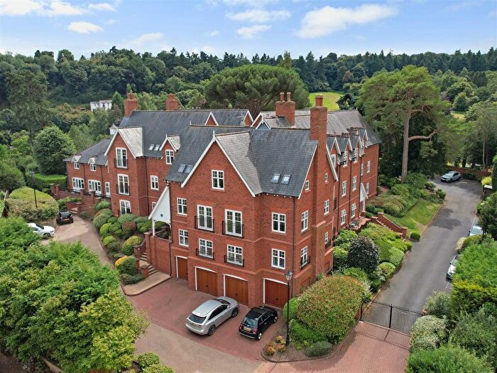 2 Bedroom Apartment For Sale In Comber Grove, Kinver, DY7