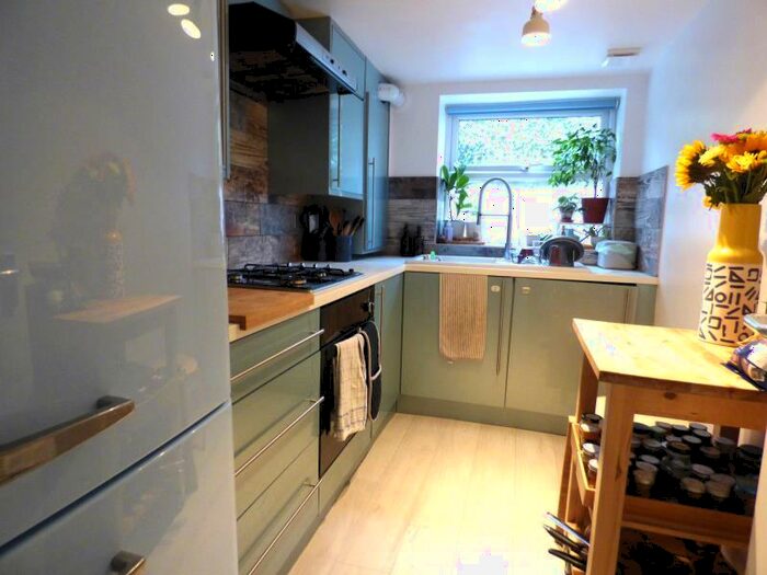 1 Bedroom Apartment To Rent In Upland Road, SE22