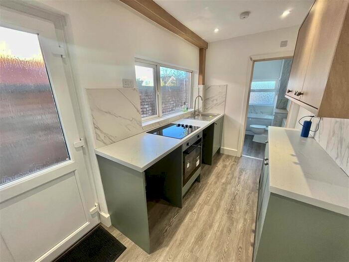 3 Bedroom Property To Rent In Queens Road North, Eastwood, Nottingham, NG16