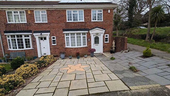 3 Bedroom End Of Terrace House To Rent In Henbury Close, Torquay, TQ1
