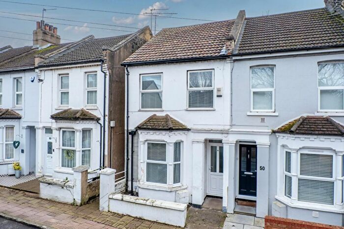 3 Bedroom Terraced House For Sale In Charles Street, Greenhithe, DA9