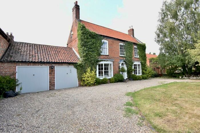 4 Bedroom Detached House For Sale In Maltkiln Road, Fenton, Lincoln, LN1