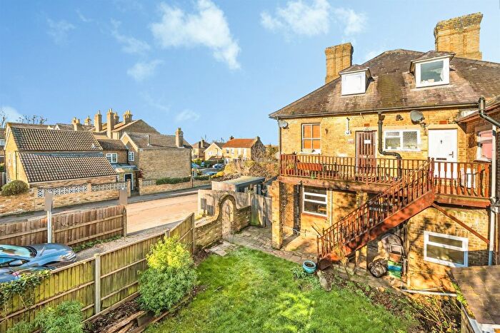 2 Bedroom Flat For Sale In Warner Road, Ware, SG12