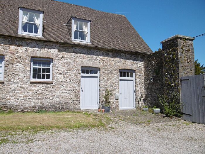 2 Bedroom Cottage To Rent In Dinefwr Courtyard, Llandeilo, Carmarthenshire., SA19